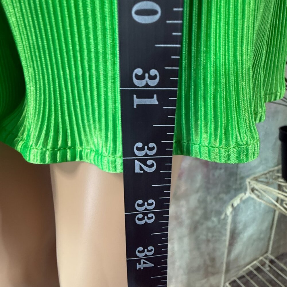 New 📌Blue B Accordion Pleated Kelly Green Long Sleeves Elastic Waist Romper - Picture 10 of 16